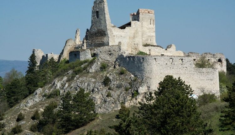 Čachtický hrad, titulka